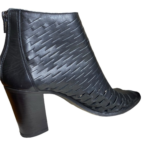 Piampiani Lavorazione Artigiana Italian Laser Cut Ankle Boots Women’s Size 7.5 - Picture 5 of 9